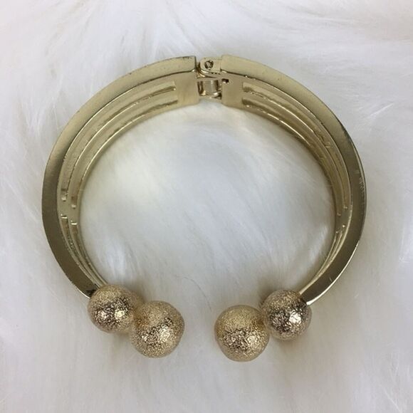 Gold Tone Clamper Bracelet Hinged Cuff Bold Statement Mob Wife Luxury Estate - Picture 6 of 8
